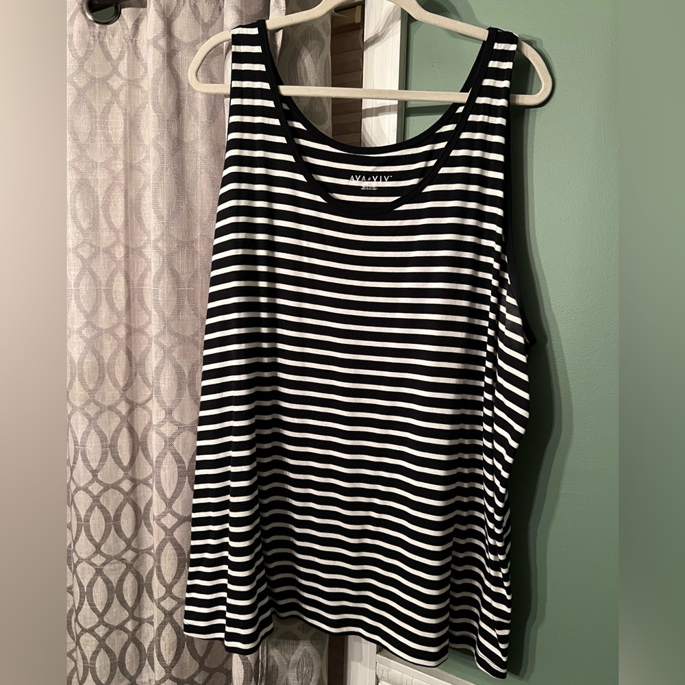 Black and white AVA VIV, tank top size 4X